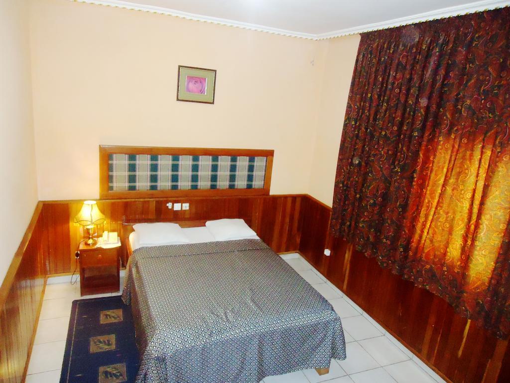 Saffana Hotel Douala Oda fotoğraf