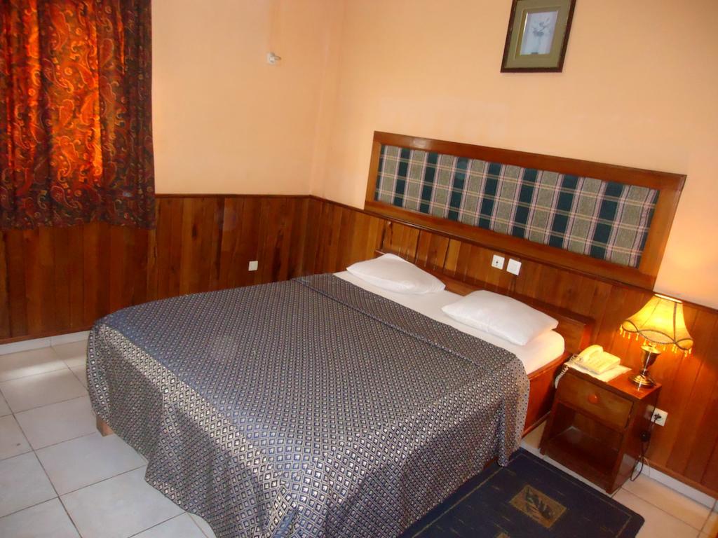 Saffana Hotel Douala Oda fotoğraf